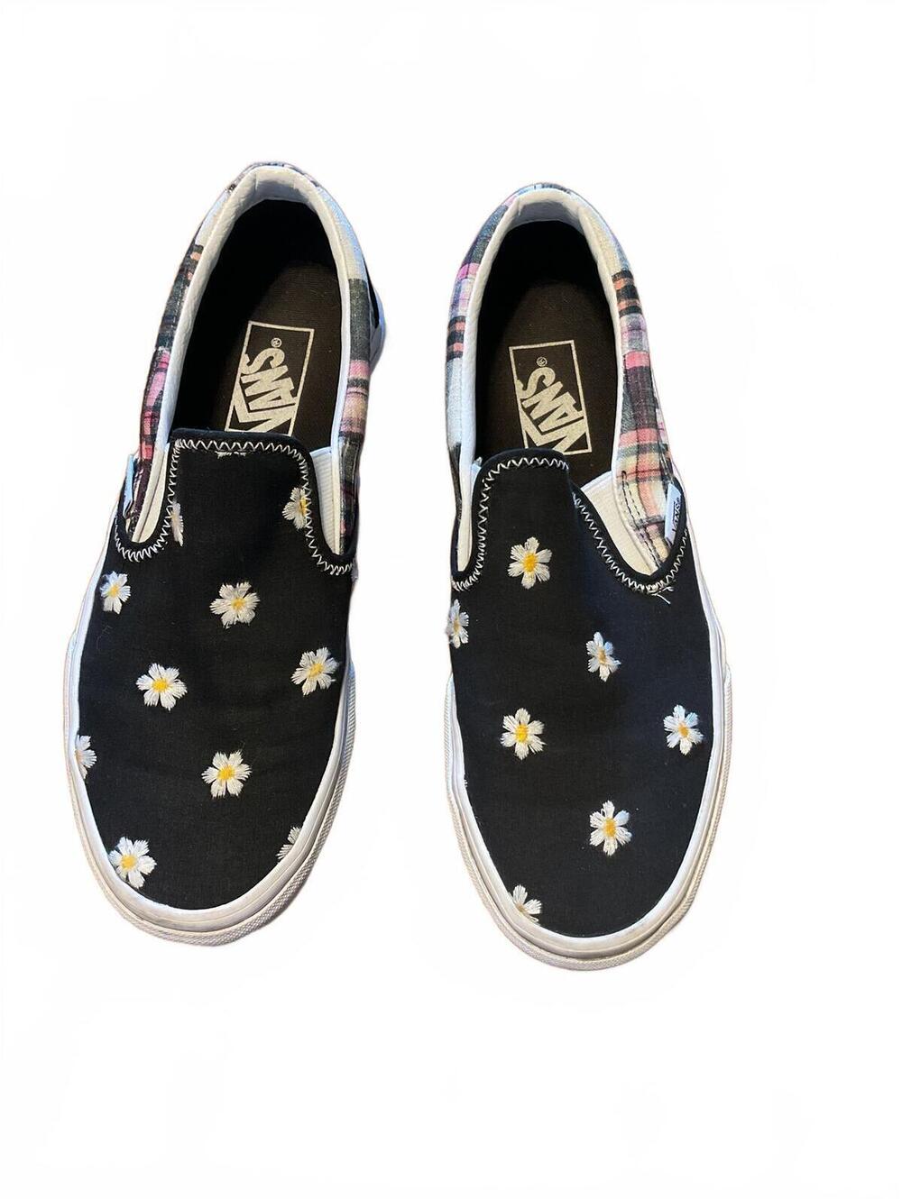 Vans Canvas slip-on sneakers with daisy and plaid detail, men’s 6.5, women’s 8
